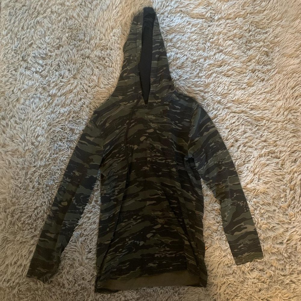 Camo sweatshirt